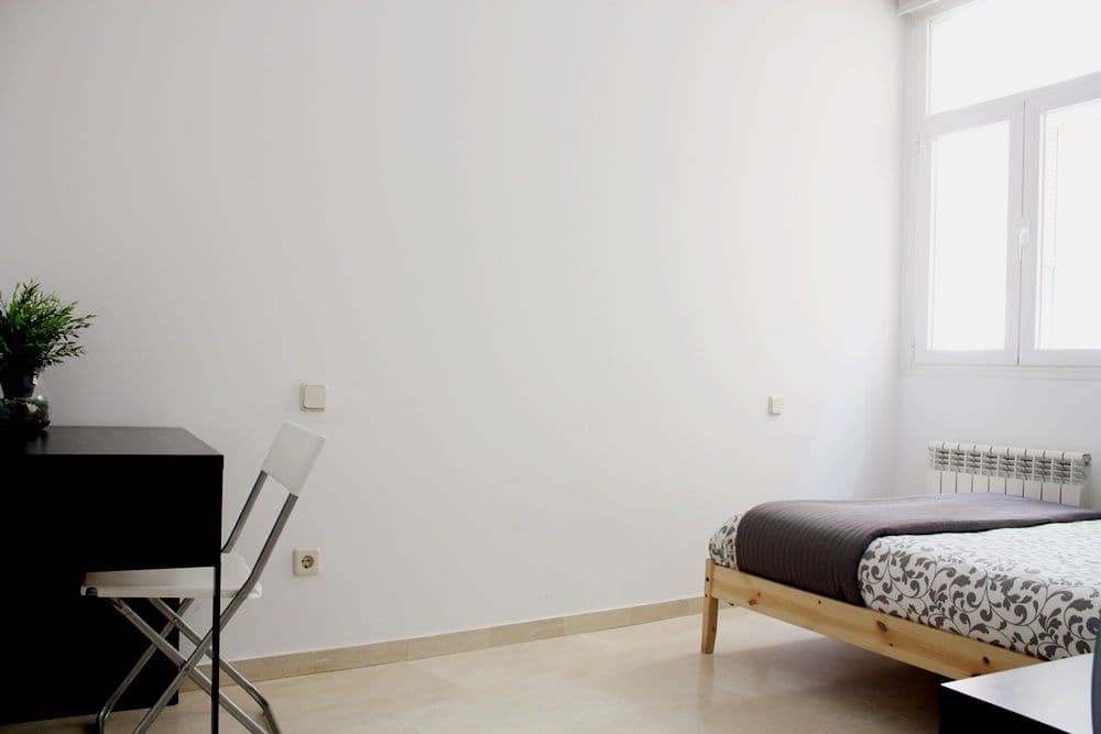 Private room in Madrid photo 2