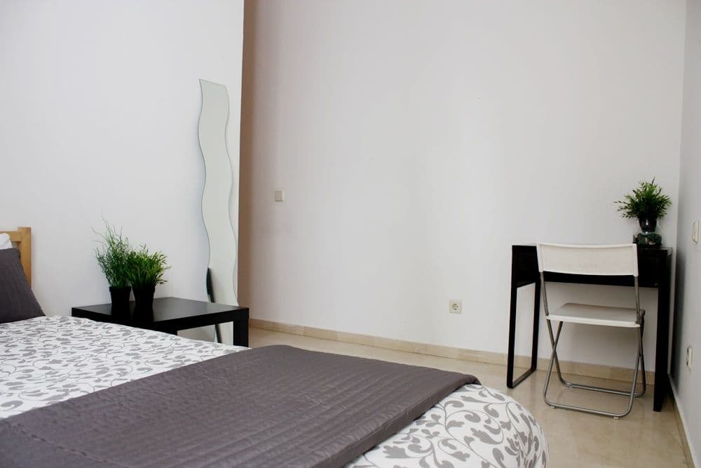 Private room in Madrid photo 4