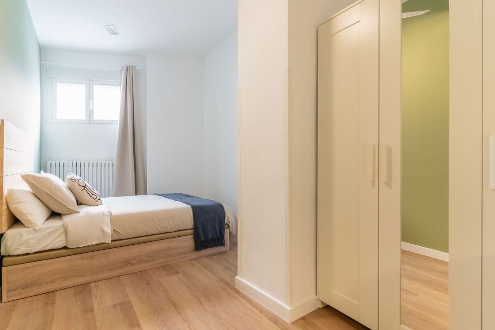 Private room in Madrid photo 4