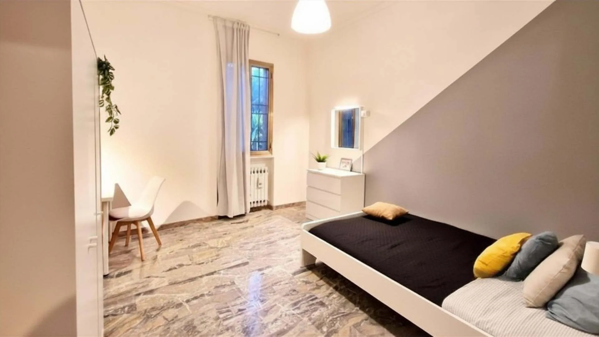 Private room in Bologna